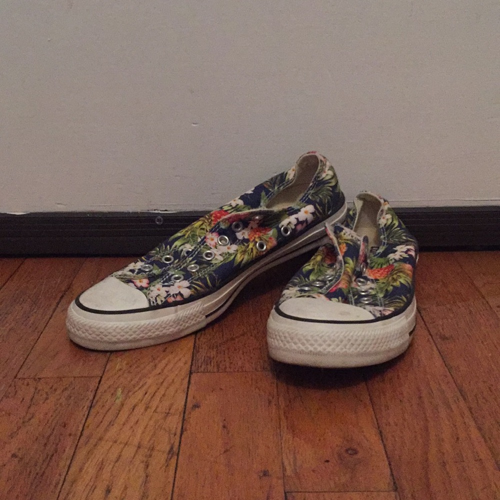 Tropical patterned Converse